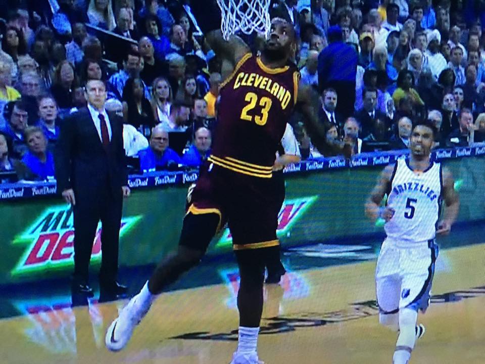 VIDEO: Kevin Love Throws Full Court Pass To LeBron James ...