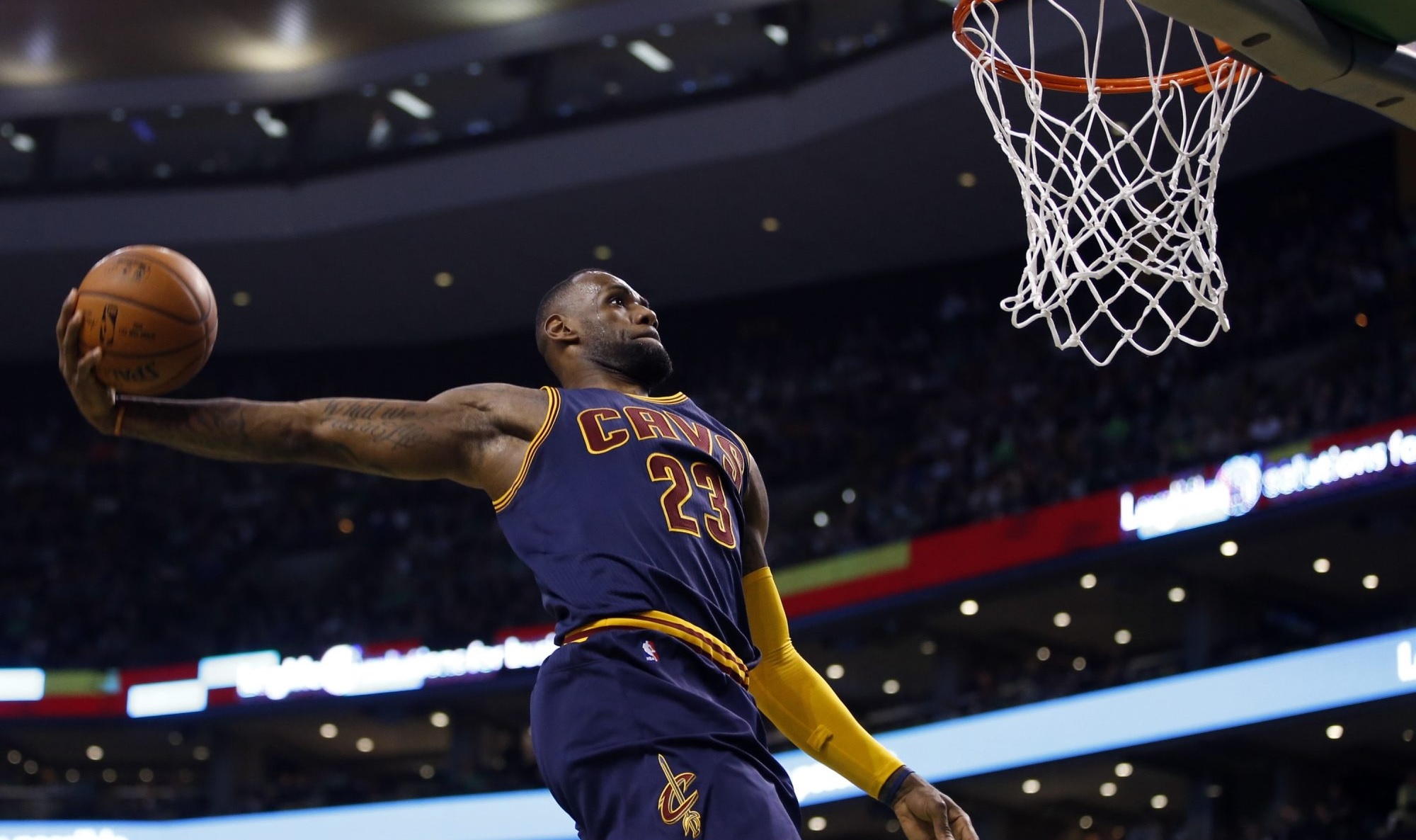 In his 14th season, LeBron James sets careerhigh for total dunks