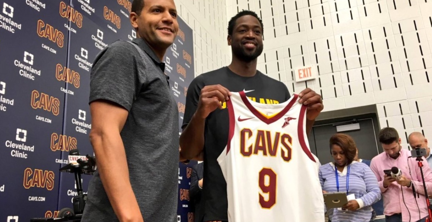 Dwyane Wade embracing Cleveland fans 