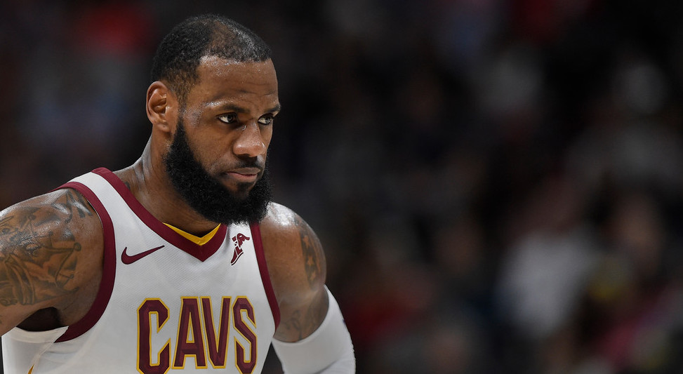 Cavs news: LeBron James' cold reaction when asked about Warriors game